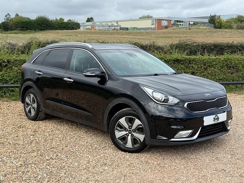 Black Used 2016 Kia Niro 2 SUV | £12,726 (A bit pricey) - Image 1/1