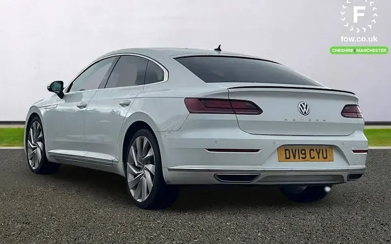 Used VW Arteon R-line 190 HP (139 kW) 2019 White Hatchback