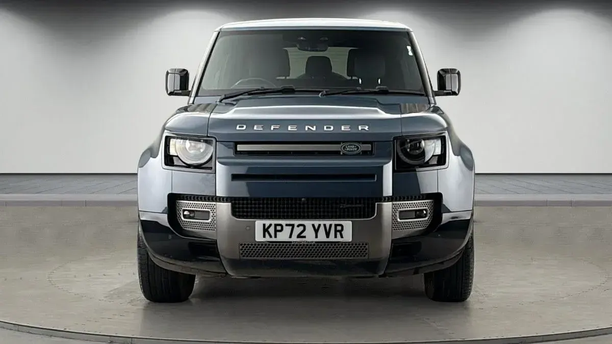 Used Land Rover Defender HSE Dynamic 250 HP (183 kW) 2022 Tasman blue SUV