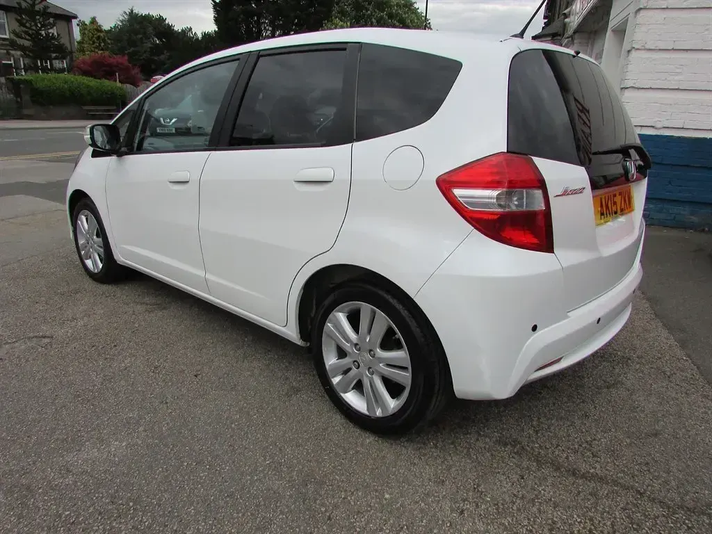 Używany Honda Jazz ES 2015 Biały Hatchback