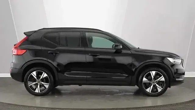 Used Volvo XC40 R-Design 208 HP (152 kW) 2022 SUV