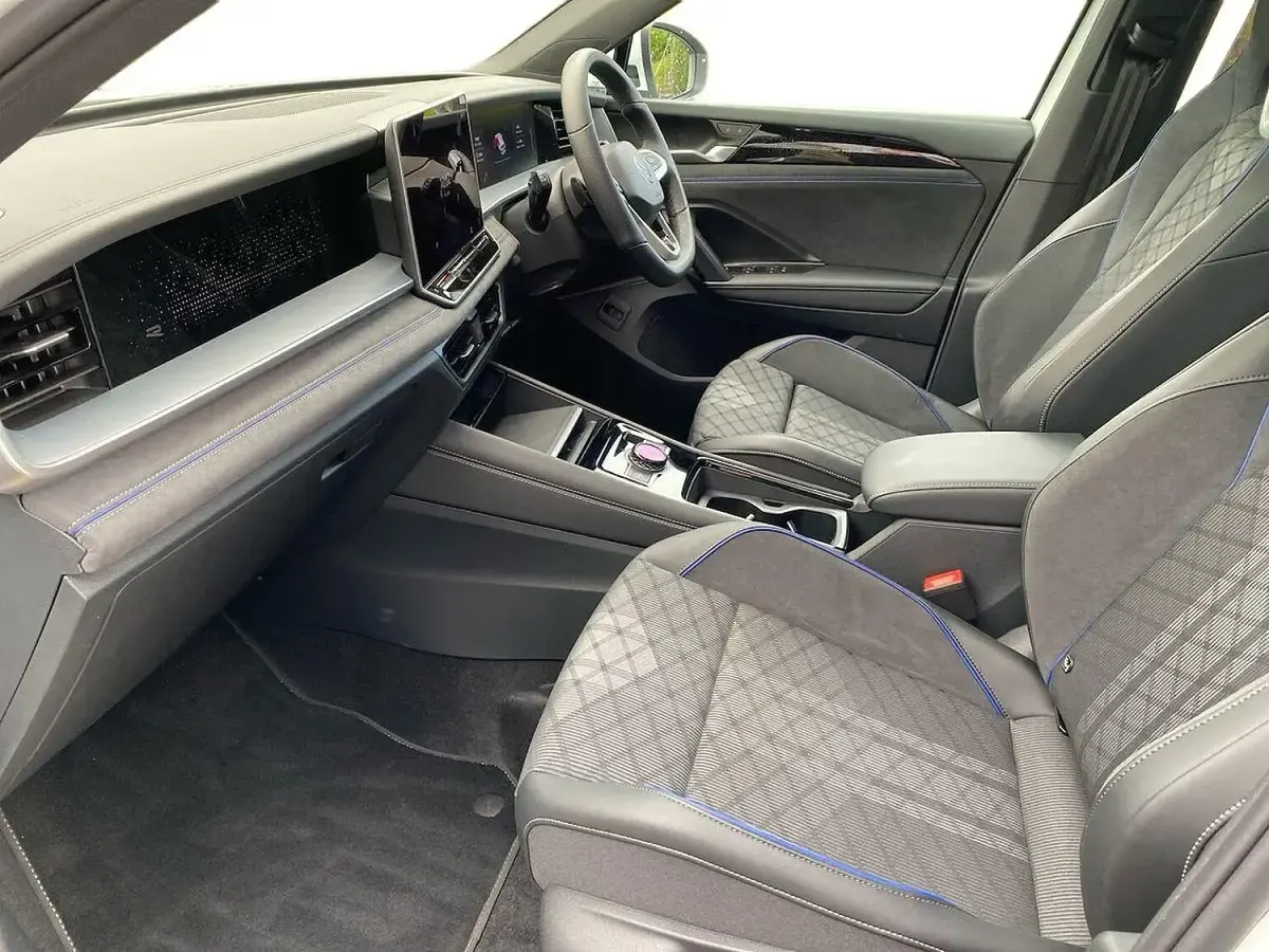 Used VW Tayron R-line 2026 White SUV