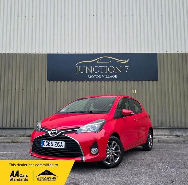 Red Used 2015 Toyota Yaris Hatchback | £4,495 (Fair price) - Image 1/3