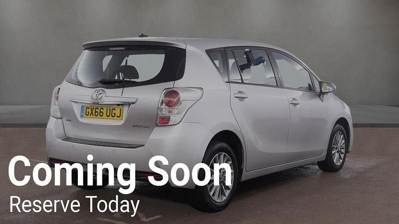 Used Toyota Verso 132 HP (97 kW) 2016 Silver MPV