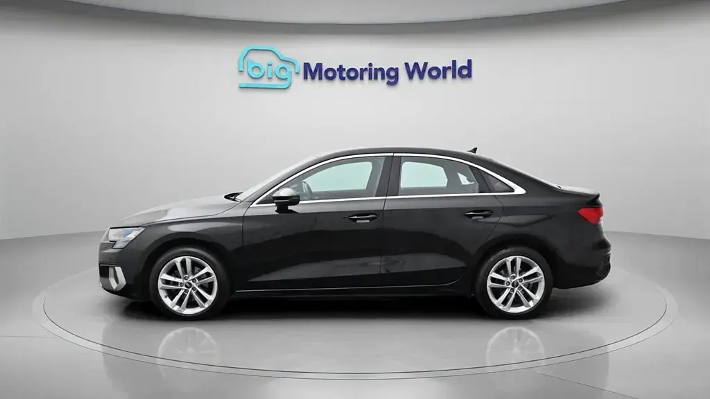 Usado Audi A3 Sport 150 HP (110 kW) 2023 Preto Sedan