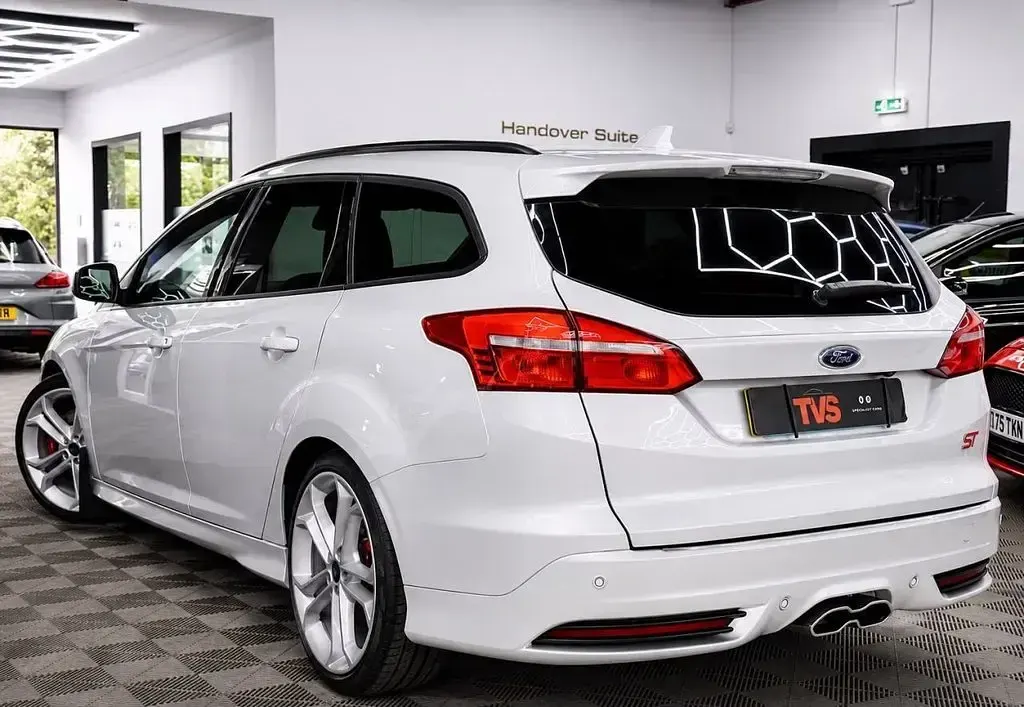 Used Ford Focus ST 250 HP (183 kW) 2016 Silver Estate