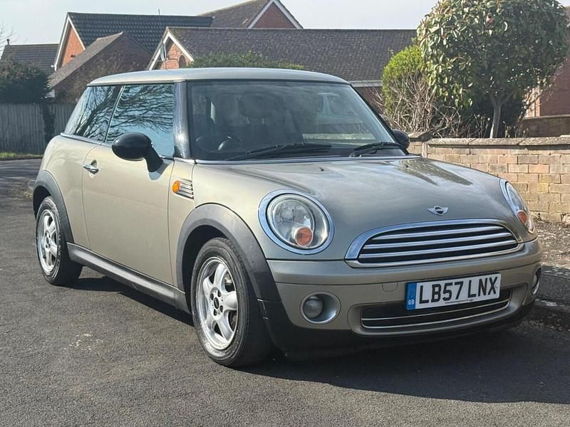 Begagnad Mini ONE Hatch 2007 Silver Halvkombi
