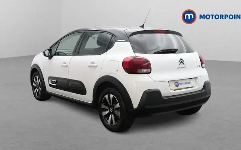 Used Citroën C3 PureTech 110 HP (80 kW) 2024 White Hatchback
