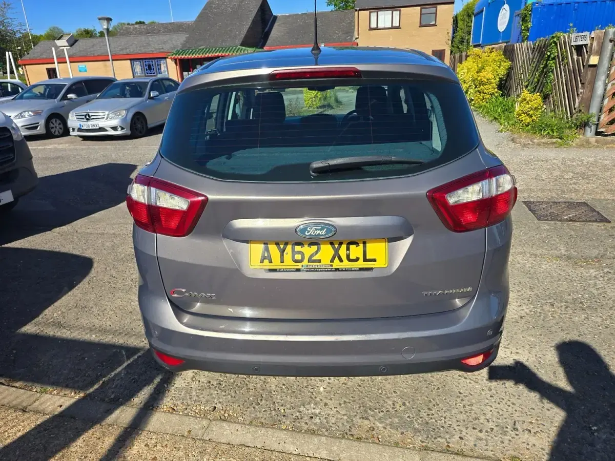 Usado Ford C-MAX Titanium 2012 Castanho Monovolume