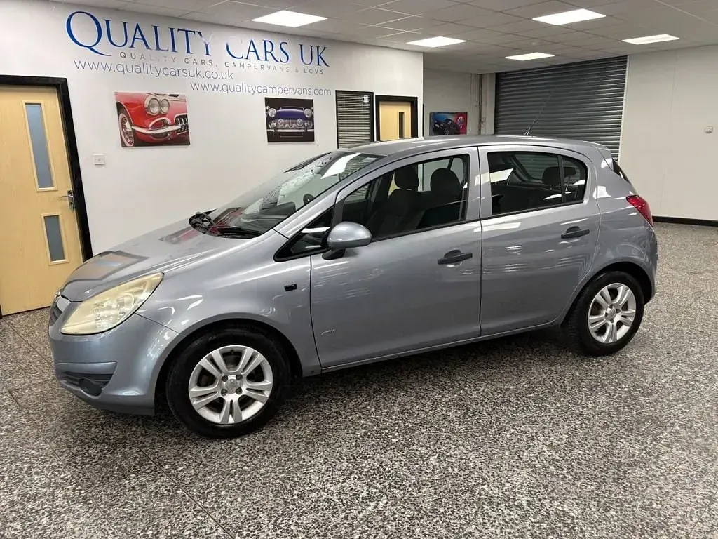 Begagnad Vauxhall Corsa Active 2009 Silver Halvkombi