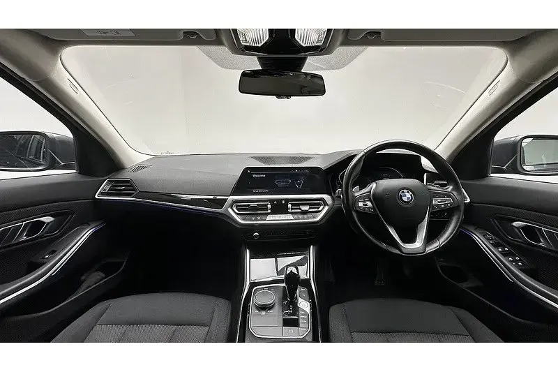 Usado BMW 320e Performance 2021 Gris Familiar