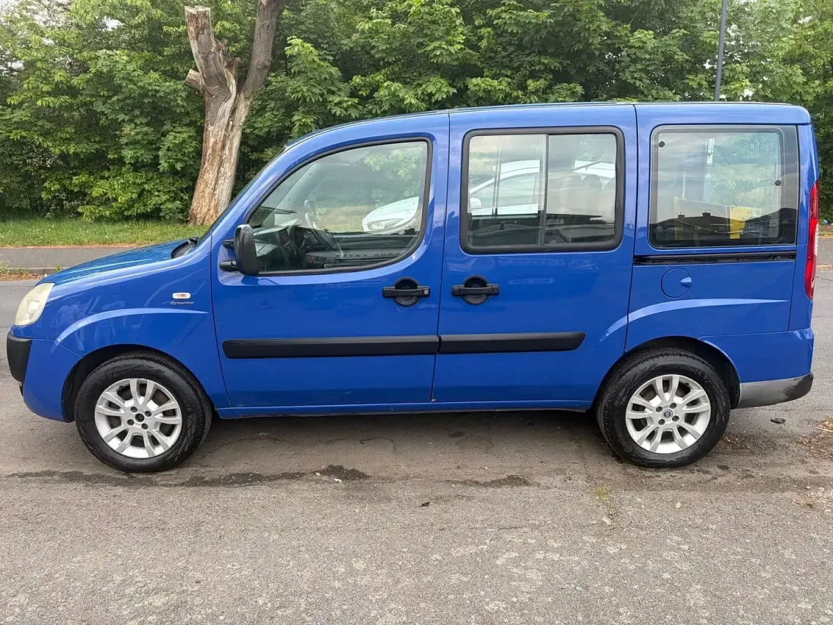 Usado Fiat Doblò Dynamic 2006 Azul Monovolumen