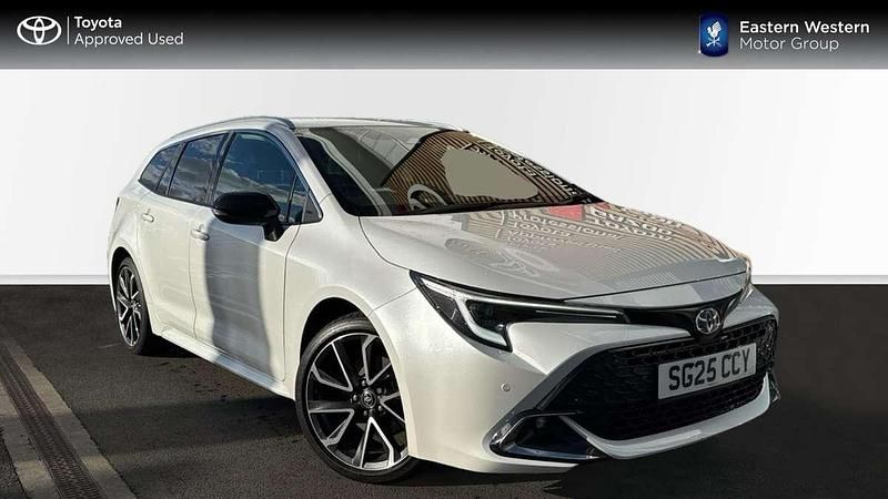 White Used 2025 Toyota Corolla Sport Estate | £31,799 (Expensive) - Image 1/4