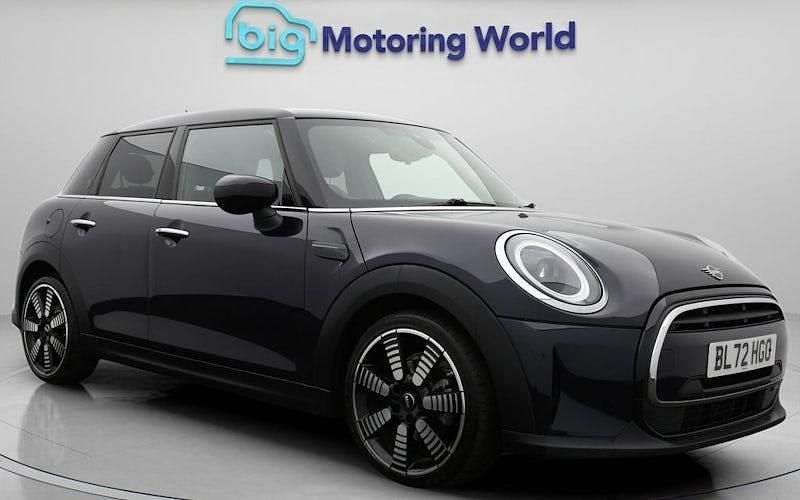 Blue/black Used 2022 Mini Cooper Exclusive Hatchback | £16,000 (Fair price) - Image 1/4