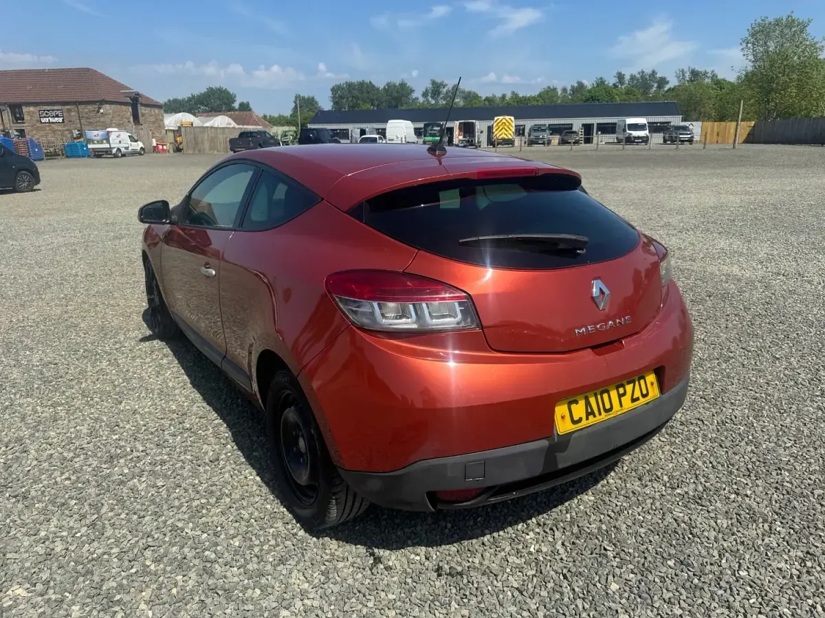 Used Renault Mégane Coupé Dynamique 2010 Orange Coupe