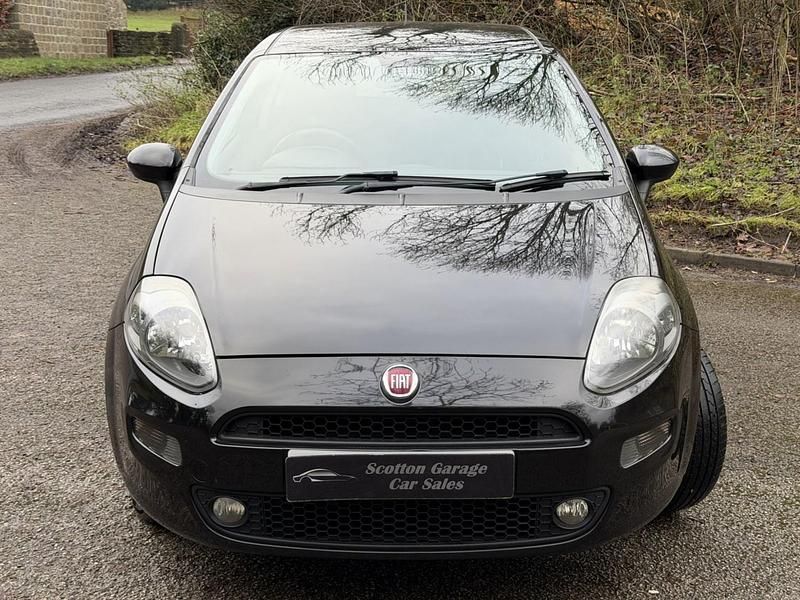 Used Fiat Punto Easy 77 HP (56 kW) 2015 Black Hatchback