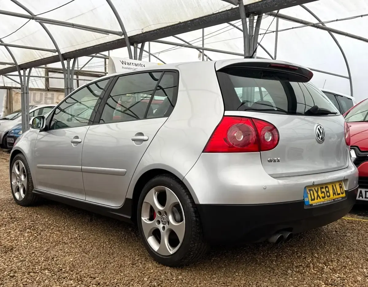 Usado VW Golf VI GTI 2008 Prateado Citadino