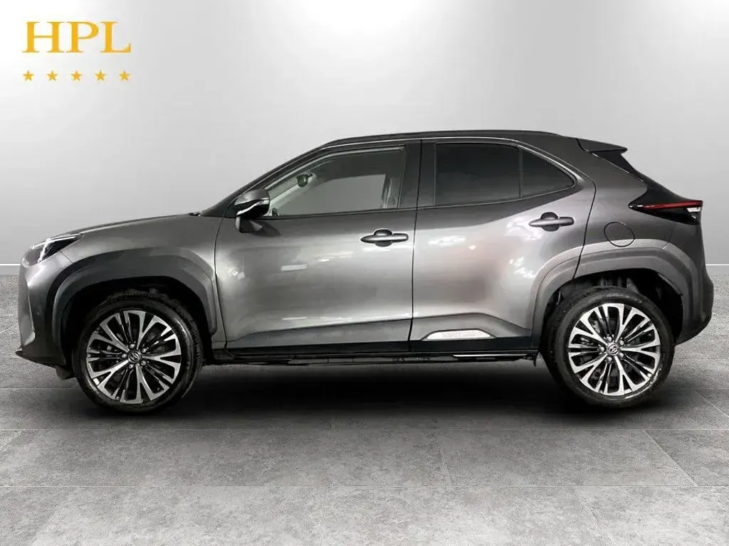 Used Toyota Yaris Cross 116 HP (85 kW) 2024 Grey SUV