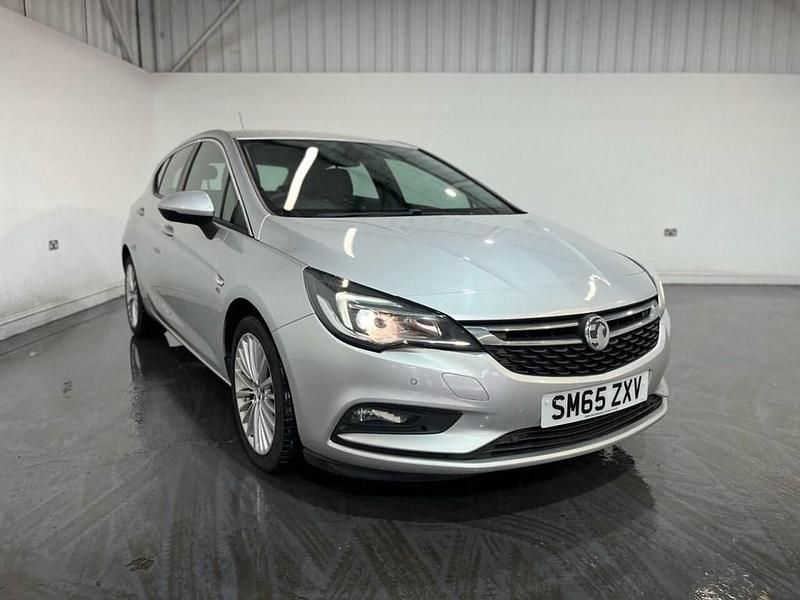 Used Vauxhall Astra Elite 150 HP (110 kW) 2016 Silver Hatchback
