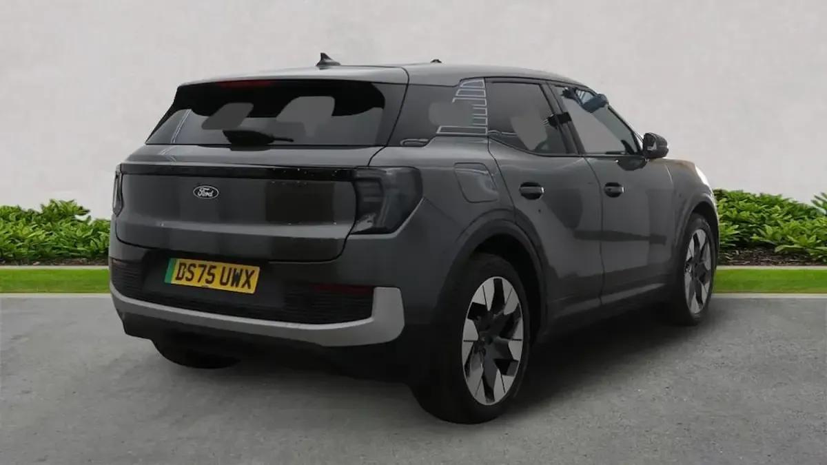 Usado Ford Explorer Premium 210 kW (286 CV) 2025 Gris SUV