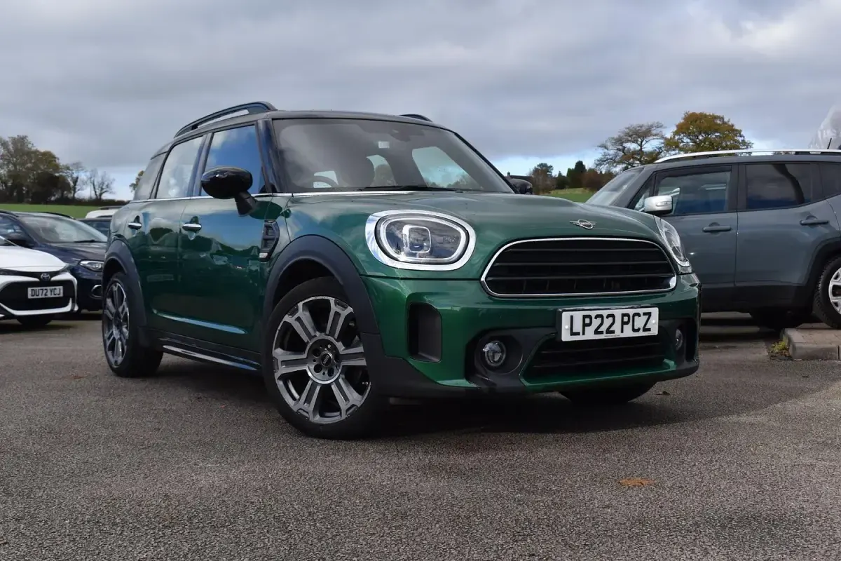 Used Mini Cooper Exclusive 2022 Green Hatchback