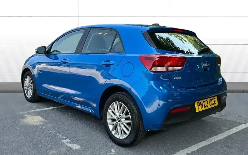 Used Kia Rio 84 HP (61 kW) 2022 Blue Hatchback