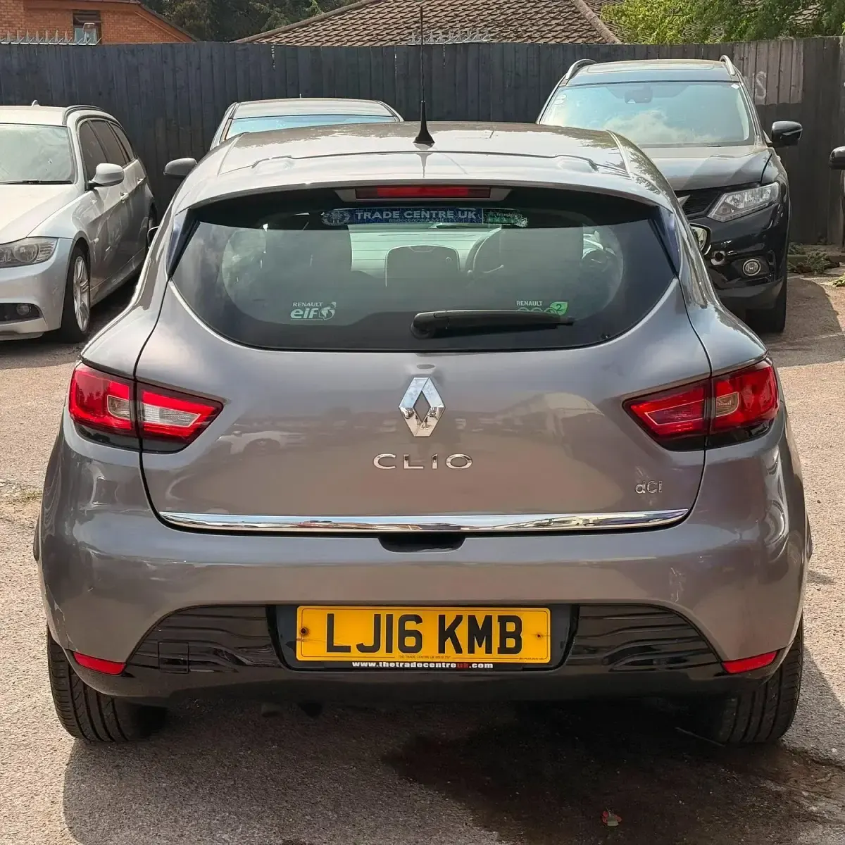 Used Renault Clio Dynamique 90 HP (66 kW) 2016 Grey Hatchback