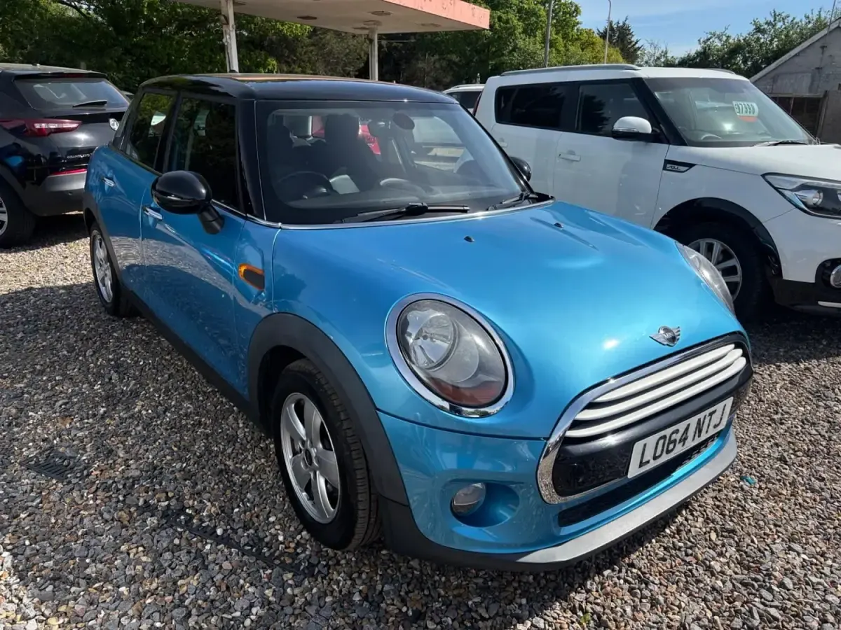 Gebraucht Mini Cooper Hatch 136 PS (100 kW) 2014 Blau Kleinwagen