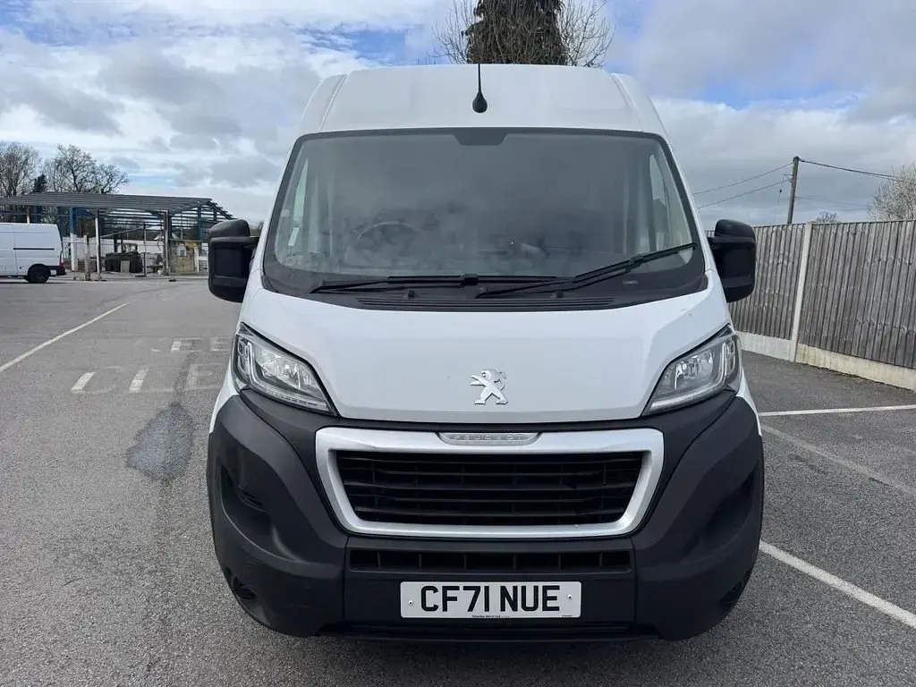 Second-hand Peugeot Boxer S 2021 Alb Van