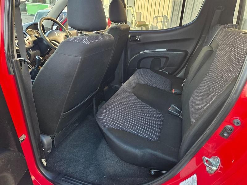 Used Mitsubishi L200 175 HP (128 kW) 2014 Red Pickup
