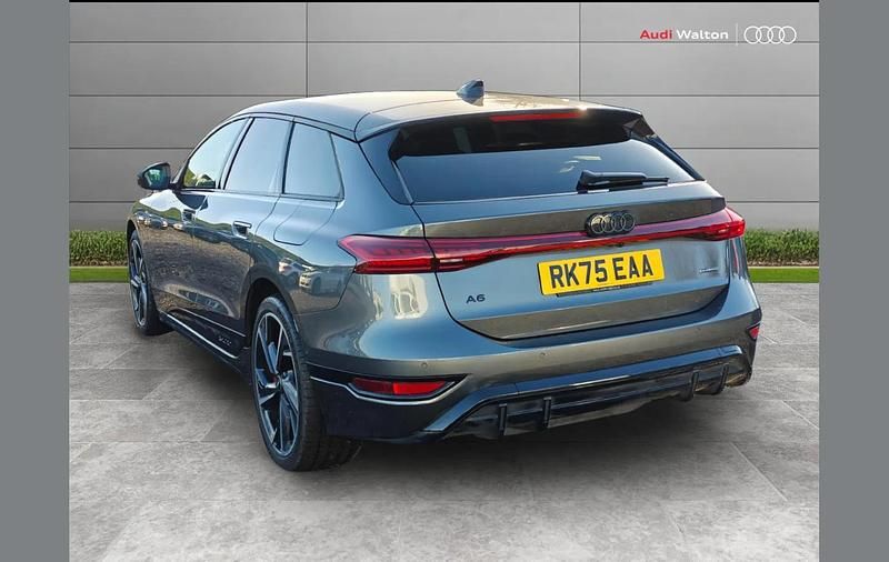 Used Audi e-tron Comfort 314 kW (428 HP) 2025 Grey SUV