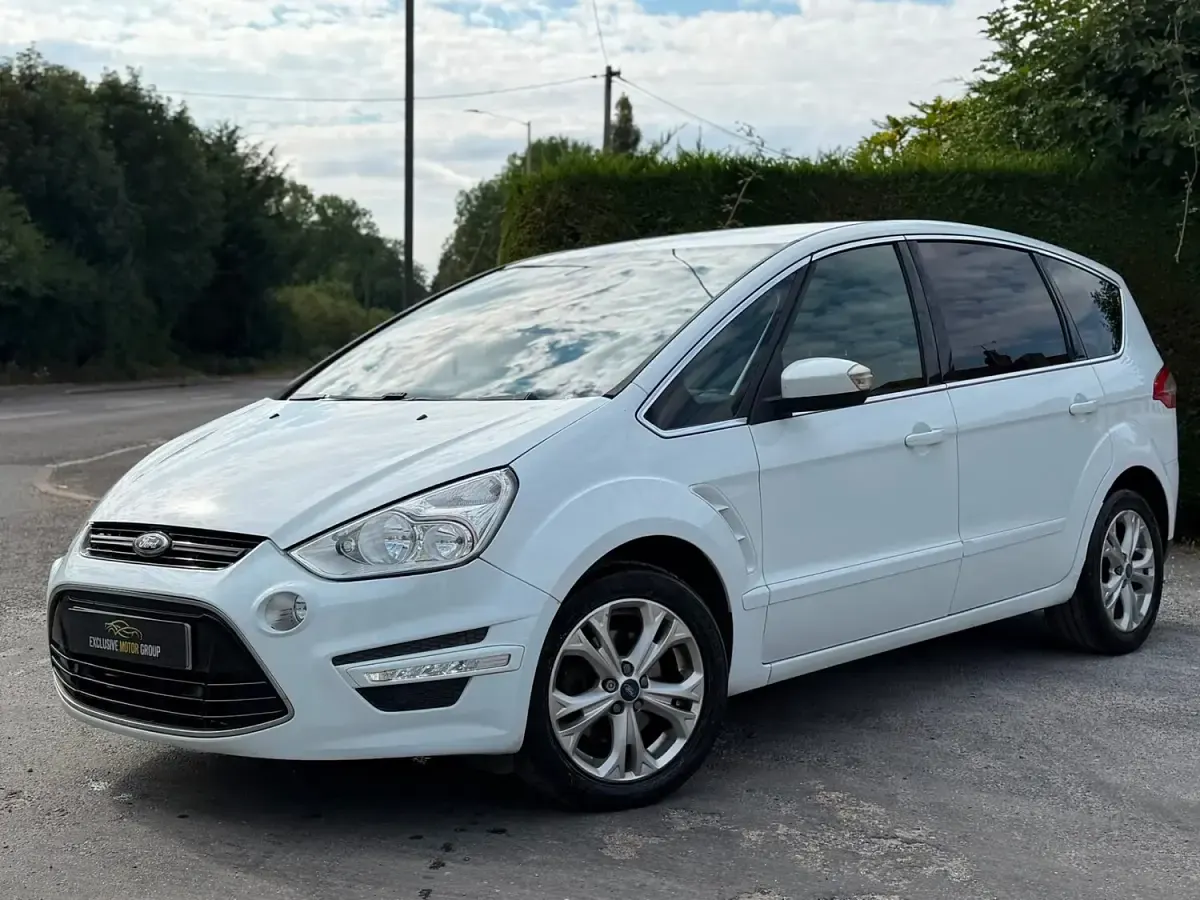 Used Ford S-MAX Titanium 2013 White MPV