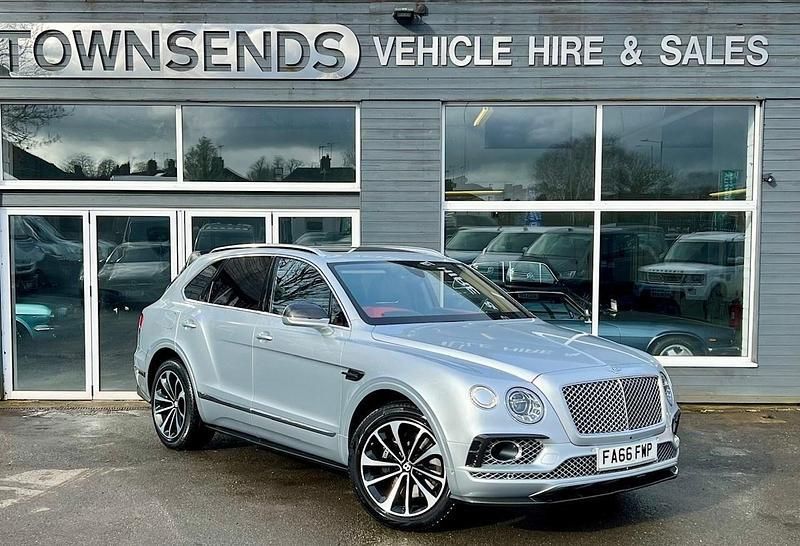 Grey Used 2016 Bentley Bentayga SUV | £59,995 (Good price) - Image 1/4