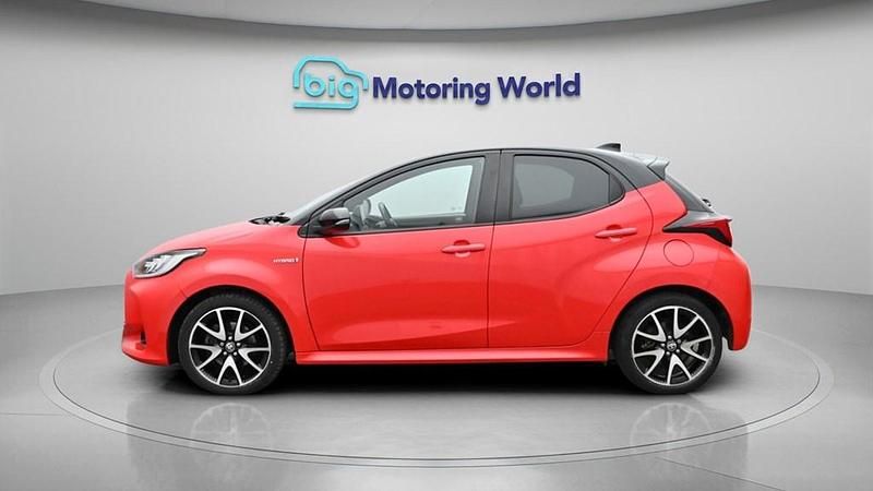 Used Toyota Yaris Hybrid Edition 116 HP (85 kW) 2020 Orange Hatchback