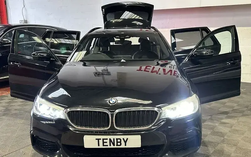 Used BMW 520 M Sport 190 HP (139 kW) 2019 Black Estate