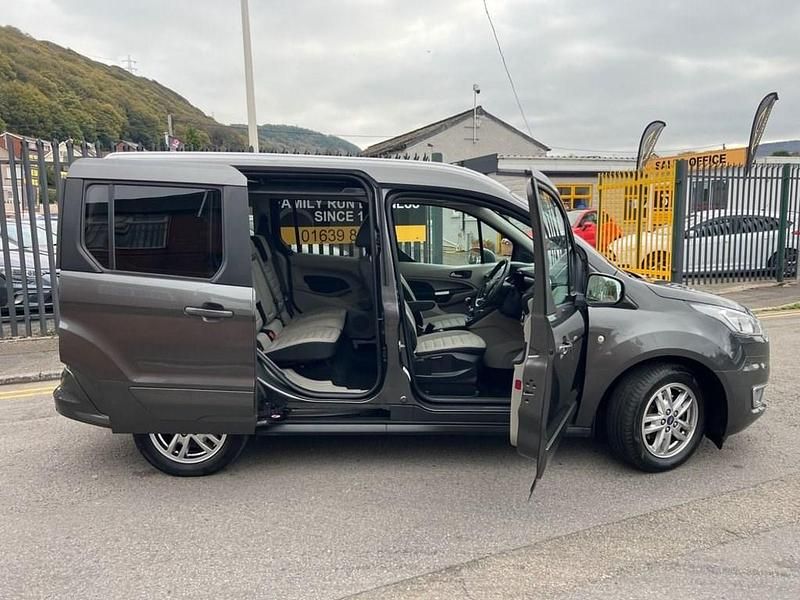 Used Ford Tourneo Connect Titanium 120 HP (88 kW) 2019 Grey MPV