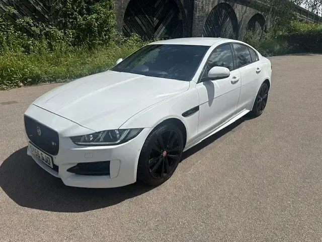 Used Jaguar XE R-Sport 180 HP (132 kW) 2016 White Sedan