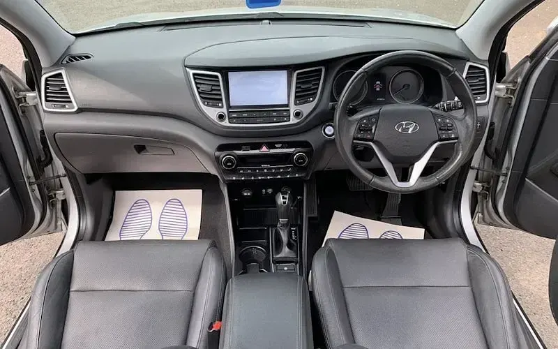 Used Hyundai Tucson Premium SE 141 HP (103 kW) 2016 Silver SUV
