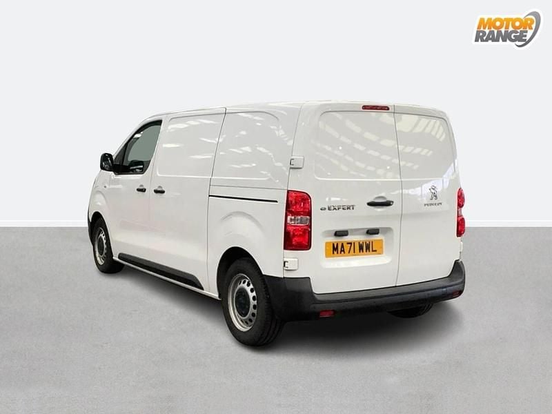 Used Peugeot e-Expert 100 kW (136 HP) 2021 White Van