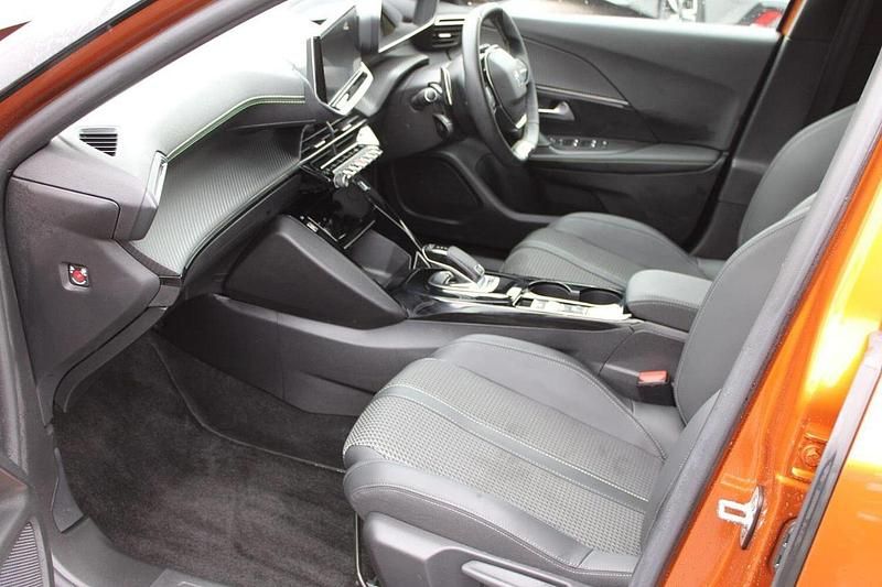 Used Peugeot 2008 GT 129 HP (94 kW) 2021 Orange SUV