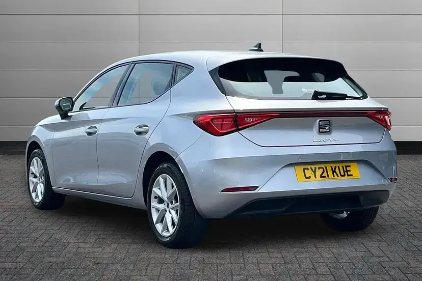 Used Seat Leon SE 110 HP (80 kW) 2021 Silver Hatchback