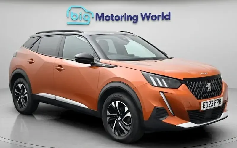 Gebraucht Peugeot 2008 GT 131 PS (96 kW) 2023 SUV