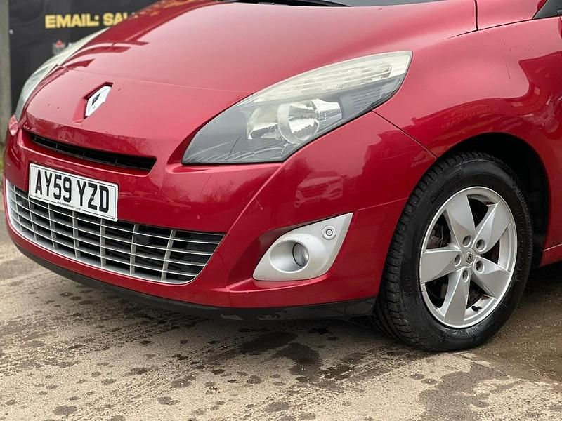 Used Renault Grand Scénic III Dynamique 2009 Red MPV