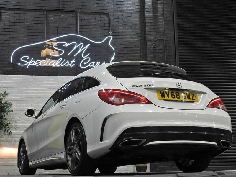 Used Mercedes CLA200 Shooting Brake AMG line 156 HP (114 kW) 2018 White Estate