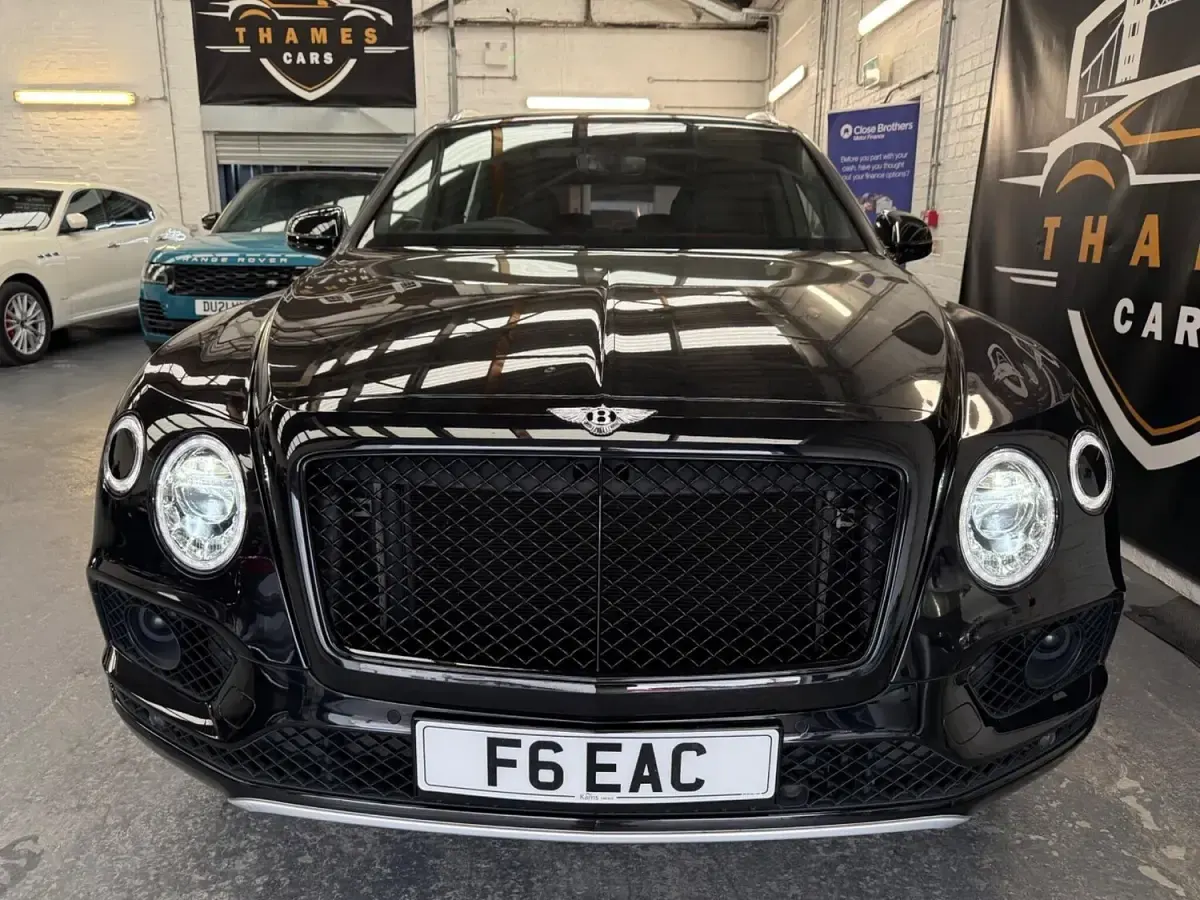 Used Bentley Bentayga 435 HP (319 kW) 2018 Black SUV
