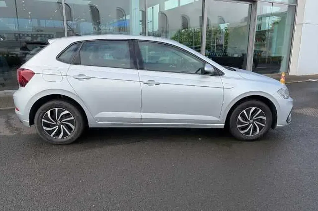 Used VW Polo Life 95 HP (69 kW) 2022 Silver Hatchback