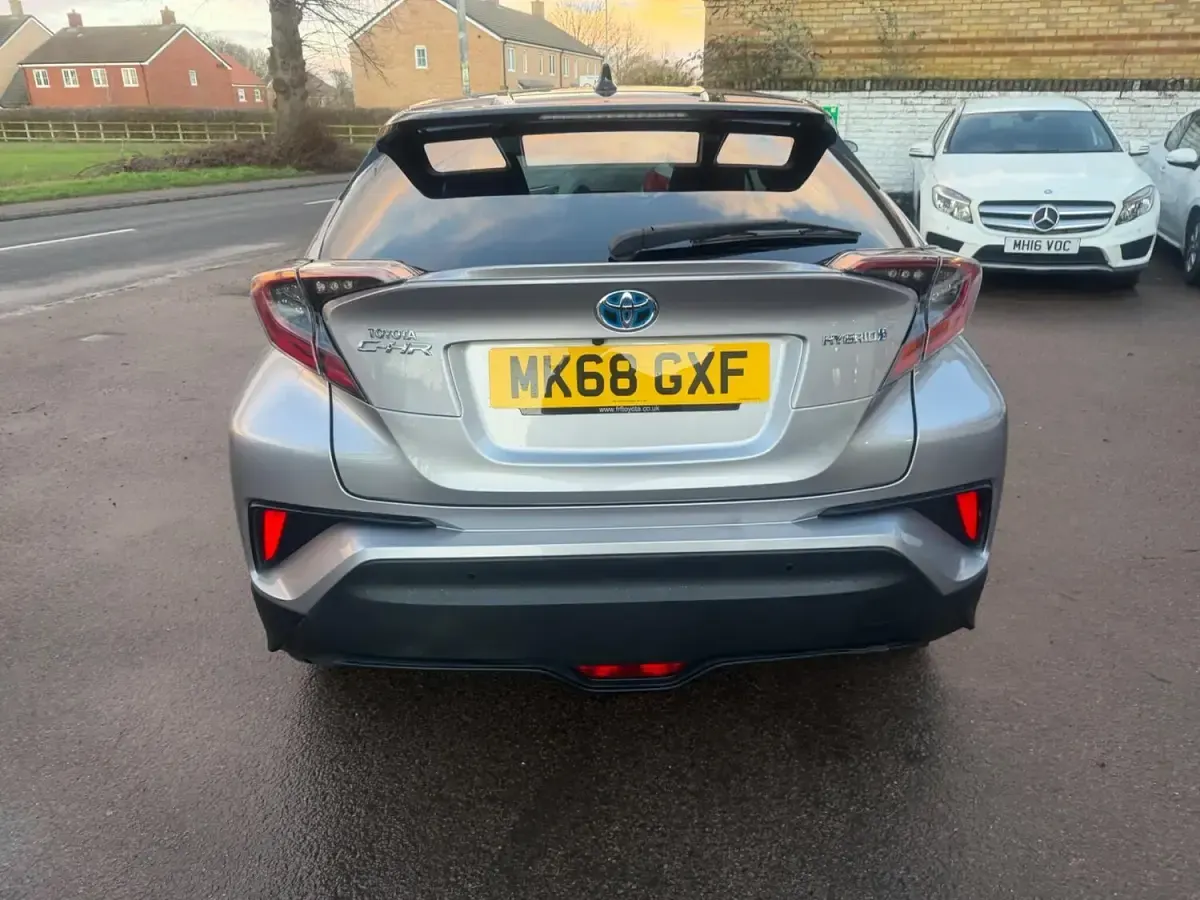 Used Toyota C-HR 122 HP (89 kW) 2018 Silver SUV