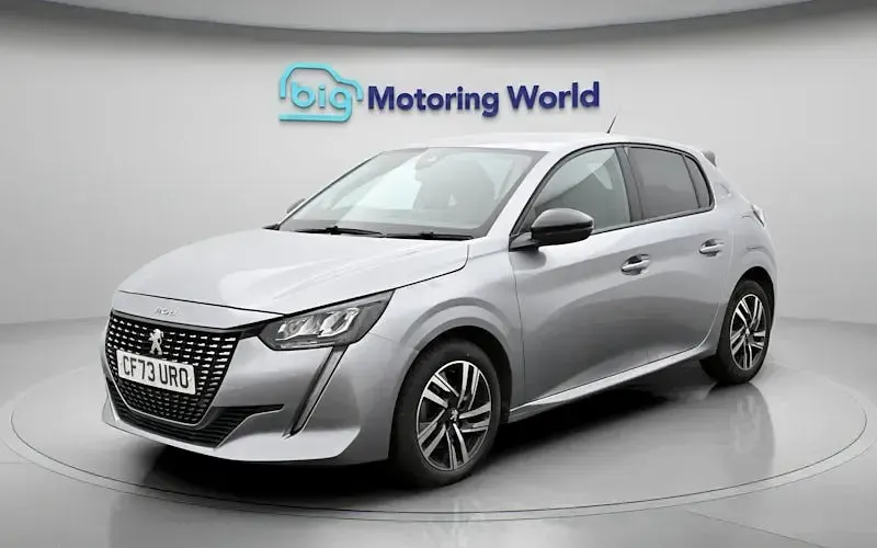 Second-hand Peugeot 208 Allure+ 131 CP (96 kW) 2023 Gri Hatchback