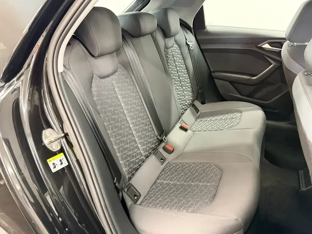Usado Audi A1 Sportback Sport 110 HP (80 kW) 2021 Preto Citadino