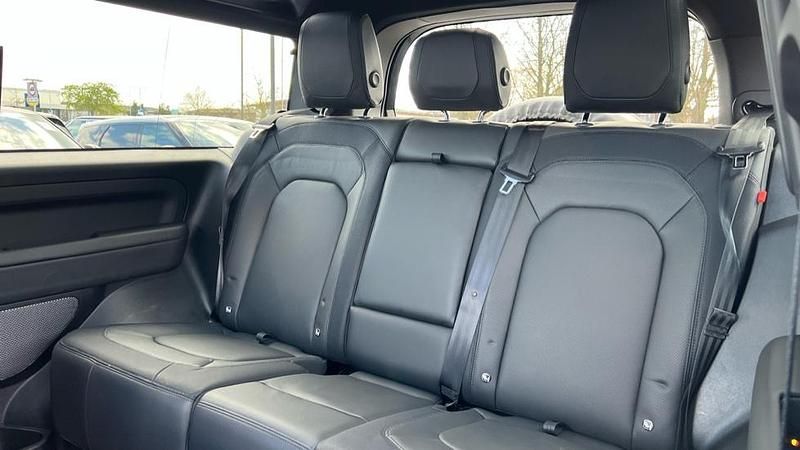 Used Land Rover Defender HSE Dynamic 300 HP (220 kW) 2024 Black SUV